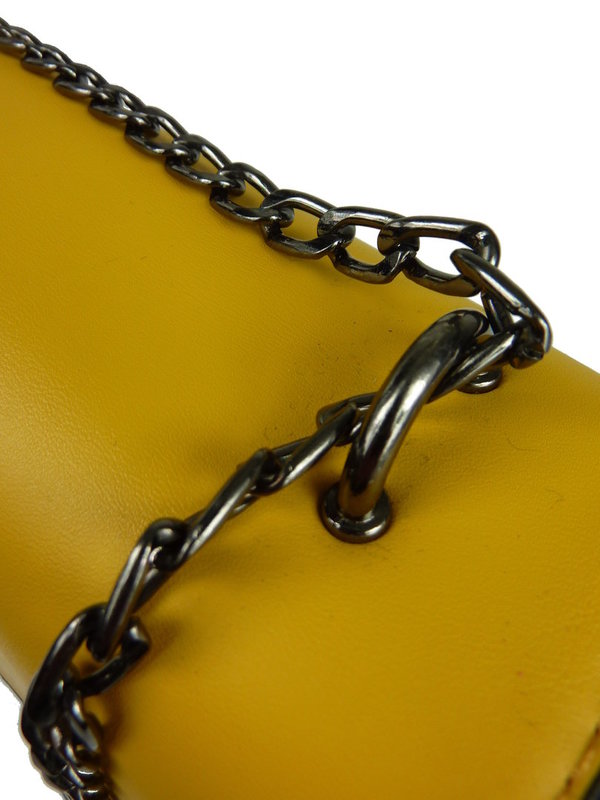 Handbag with chain